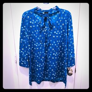 Worthington blue flower blouse